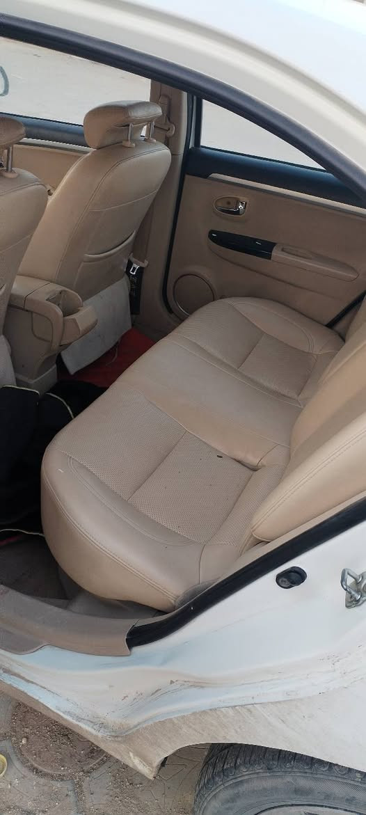 كريت ويل فولكس صالون نقل جثه تخم تاير اوتماتيك كير مكينه تمام كهرباء غرفه حلوه كلش الكشره شوف العين السعر ٣٥ وبيها مجال ابيع فقط ***********
