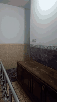 دار للبيع ملك
دار للبيع ملك طابو صرف مساحته ١٠٠ متر واجهة 5 نزال 20 +مطبخ جبير وترك واقع حال
 طابق الاول طرمه استقبال صاله حمامين غرفه
طابق ثاني غرفتين 
طابق ثالث بيتونه وسطحين 
ام الكبر والغزلان فرع افران الزهراء  
اي استفسار خاص او الاتصال ***********
