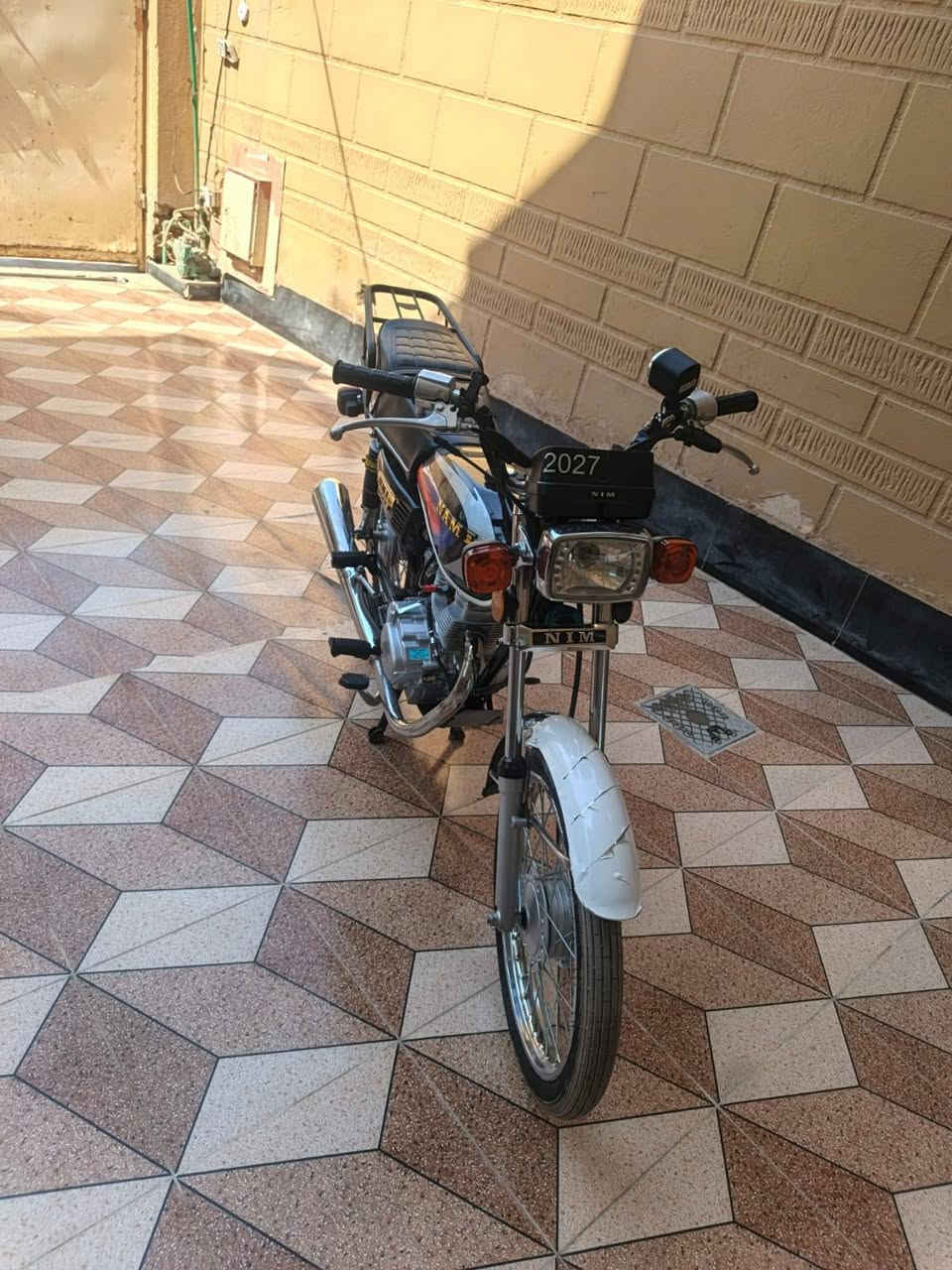 سلام علیکم دراجه لبيع موديل 27 دراجه حلوه ونضيفه وكدامك لصور لسعر 650وبيه مجال هاذ رقم مابي واتساب ***********
