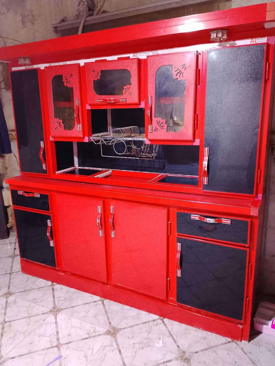 للبيع كاونتر  قطعتين  اخو الجديد 2 متر  مبطن   تفصال  ثقيل  مستخدم  قليل سعر 350  العنوان  بصره     تاميم  للاستفسار *********** البصرة, العراق
