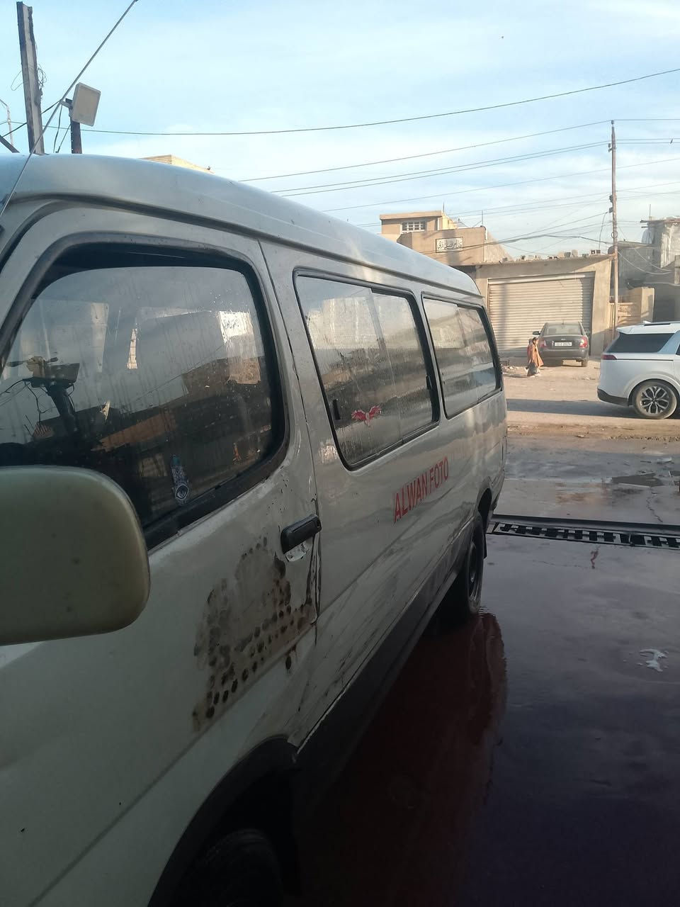 سلام عليكم من رخصت لا دمن فتون الوان موديل 12 راعيهه موجود عليهه غرامات ماعرف شكد ابيع هل موجود كير مكينه مكفولات اكسل مكفول صدر جديد سعر 20 وبيهه مجال مكلف بل نشر رقم صاحب لسياره ***********
