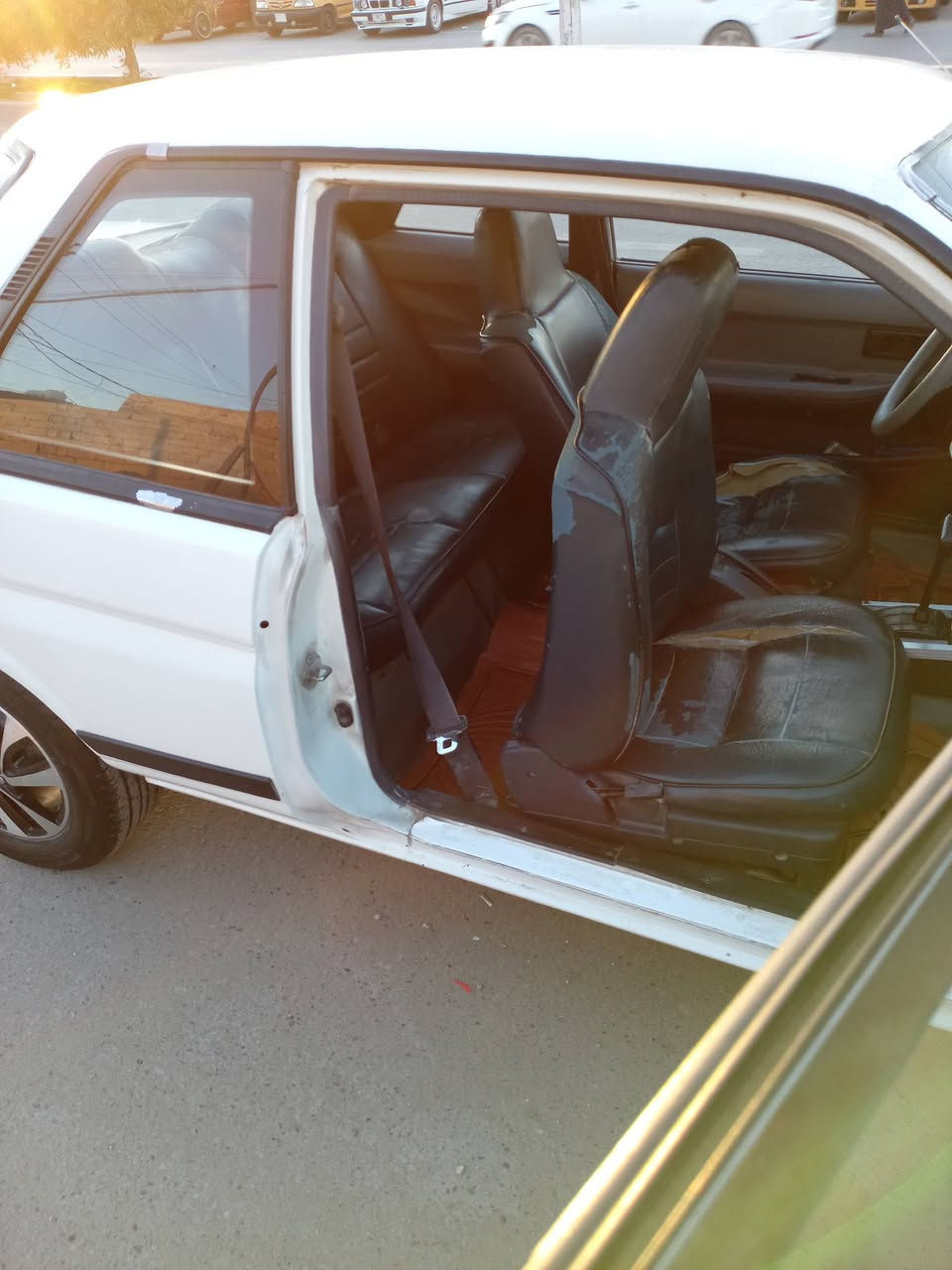 السلام عليكم. للبيع تيوتا ياباني موديل ٨٨
سياره بسمي
رقم بغداد 
بدون ضربه
كير مكينه على الفحص
كير اوتوماتيك بلادي
سياره جاهزه من كلشي 
مكاني بغداد قرب بوابه الكاظميه
السعر ٣٢ او بيهة مجال شويه 
الاتصال ***********
