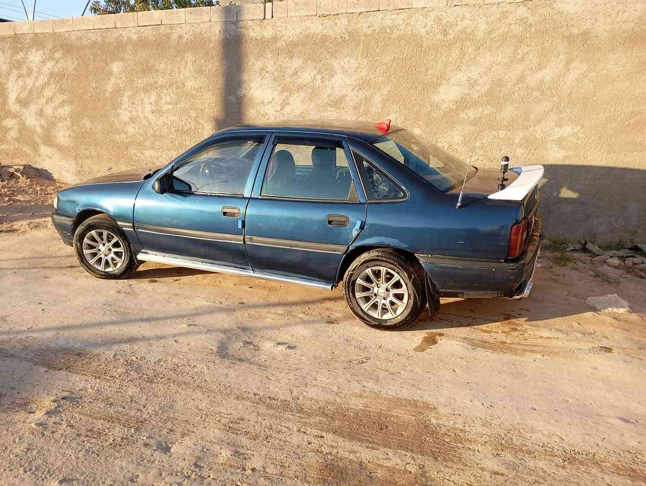 السلام عليكم من رخصه لادمن للبيع او مراوس اوبل فكترا موديل ٩١ محرك٢٠ مصبوغه جماليه محرك كير صدر تخم تاير باتري مكفولات سياره جاهزه من كلشي نقص فقط بطانه مال باب عكس سايق مكانه السياره القائم سعر ٣٣ شراي يتصل يراسل كلشي موجود على هذا رقم ***********
