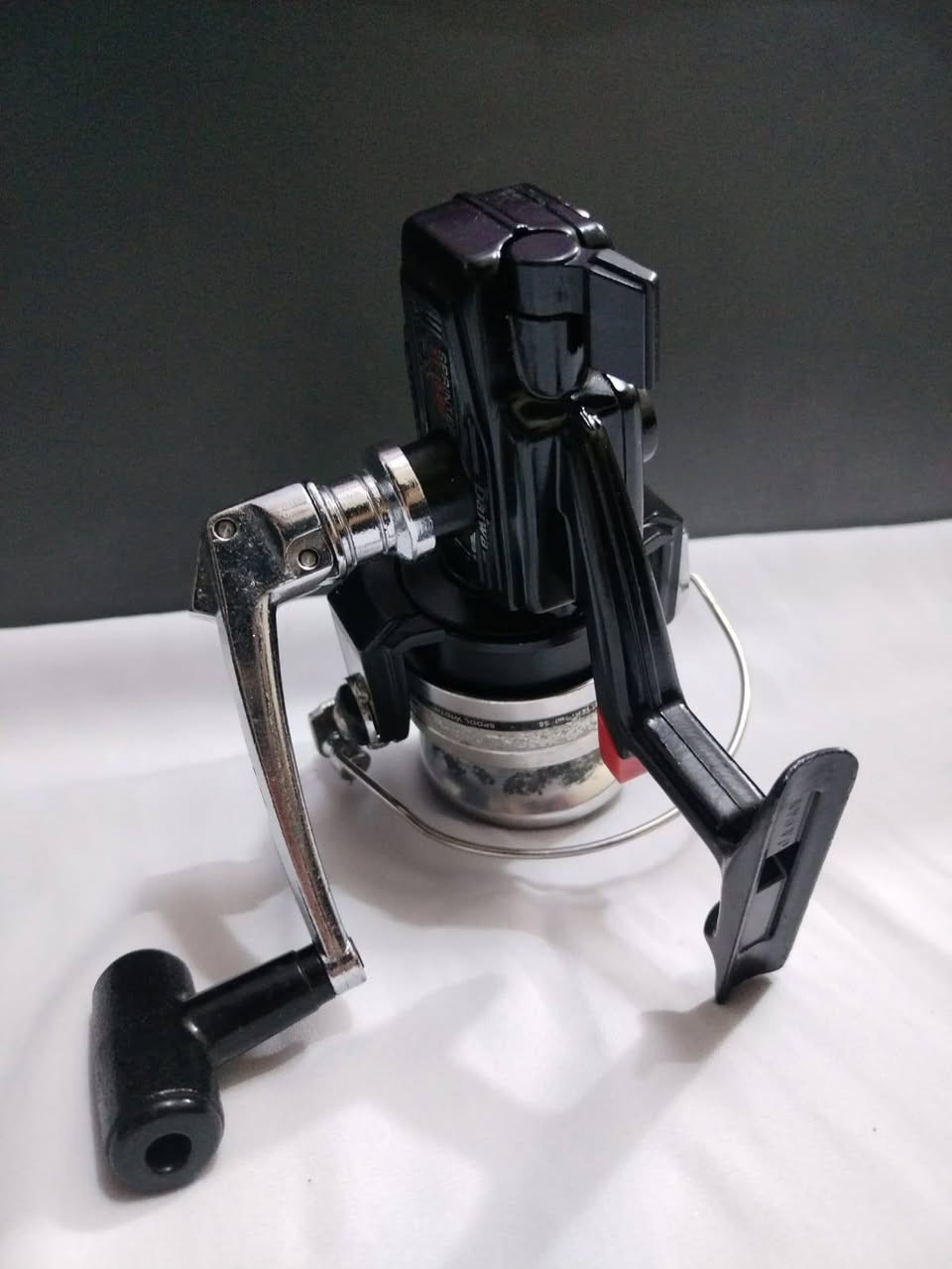 اللهم صل على محمد وآل محمد 
   السعر ٥٥ ألف 🔊🔊 قفل 
دايوا سبرنتر DX St -1500
الماركة: Daiwa
الصنع: ياباني 🇯🇵🇯🇵
 ( للأنهار والبحيرات)🎣🎣
المكينه معدن قوي وصاحب العمر الطويل
مكينه كلاسيكية 
سعة الخيط تقريباً:
  30 .ملم = 220 متر
  50 .ملم = 150 متر
  40 .ملم = 280 متر
الحالة: نظيفة جداً  جداا ٩٥٪
الاستخدام: صيد نهر، شط، بحيرات


**إذا كنت صاحب هذا الإعلان وتريد حذفه لأي سبب، رجاءا أرسل رسالة إلى الدعم الفني**