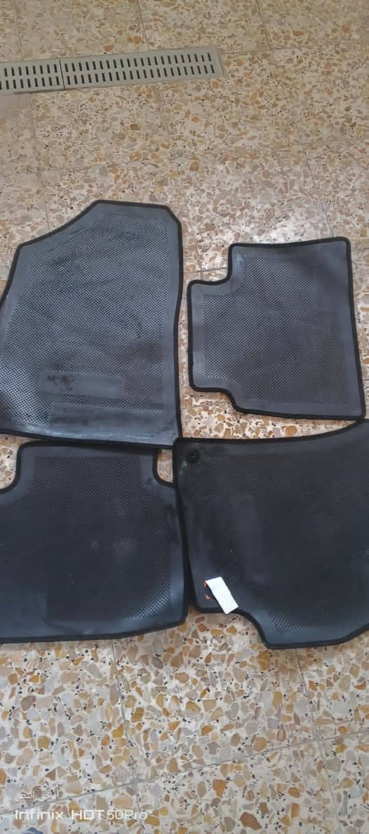 دعامية النترا موديل ٢٥ امريكية بيها تصليح كاملة وارضيات جدد ممشدوات ابد للبيع
***********
