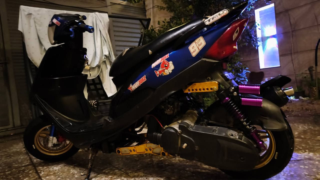 للبيع دراجه نظيفه مجفته مَـرّھٌ وحدها بوشه ريالضي وصلنصه رياضي دراجه حيل حلـِۈۋ‏وھّ ونظيفه شيال رياضي دطتايرات وياله رياضي دراجه نظيفه  رادلها شوي شغلات صغيرها سعرها 800 الف قفل تواصل واتساب ***********
