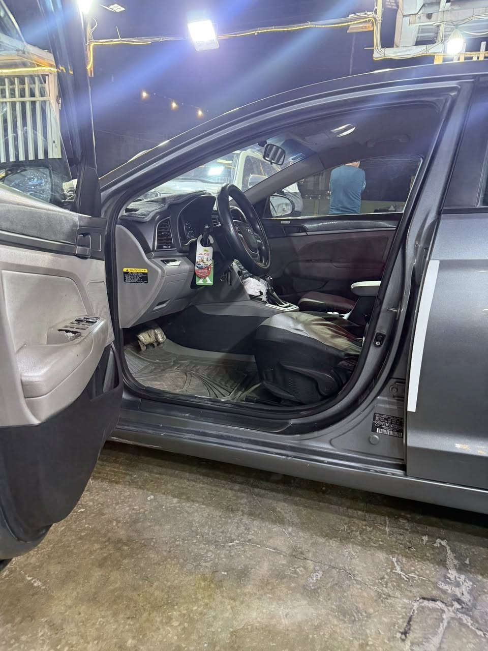 لسلام عليكم بيع سريع 
سياره النترا موديل 2017 
كير مكينه. حداديه كفاله  
صور الحدادث موجوده 
السعر 110 $. قفلها 
لتواصل ***********
العنوان : بغداد الجديده
