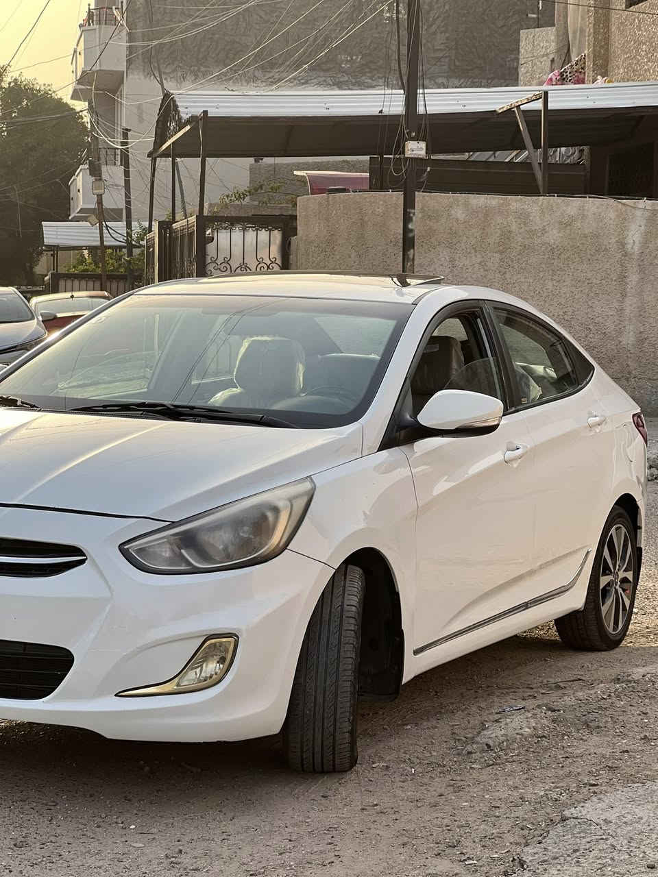 السلام عليكم اكسنت 2016للبيع
مواصفات
فتحة 
شاشة 
تحكم ستيرن
اشاير بالمري
خمسة ويلكب
مكينة 1600 دبل قطرة 
كير ومكينة مكفولات
رقم انكليزي الجديد السيارة مال بيت وكلش نضيفة بيها تكحيلات والدعامية الامامية مصبوغة والسونار موجود بالصور 
عارضها 114 وبيها مجال مكاني بغداد رقمي ***********
