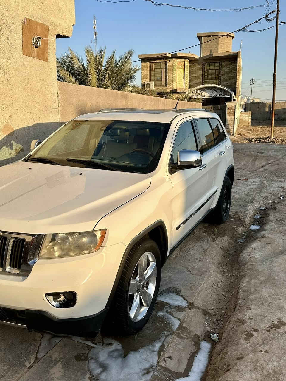 جيب لاريدرو ✅

الموديل 2011✅ 

بنوراما✅

 تحكمات فول ✅

رقم بغداد دولي ✅

رادار ✅

+ ماوس تحكم ✅

+ المري قلاب ✅

كأمره خلفيه ✅ 

كشنات كهربائيه ✅ 

تدفىه + تبريد ✅

مكينه 3600✅ 

حداديه خلفي امامي ✅

جديد قبل أسبوع ادامه كامله ✅

بيع أو مراوس ✅ 

السيارة مصبوغه صبغ عام ✅

***********
