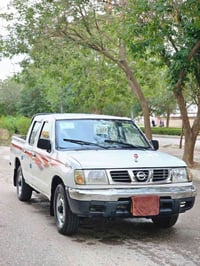 نيسان ٢٠٠١ • قطع جديدة • داخلية نظيفة