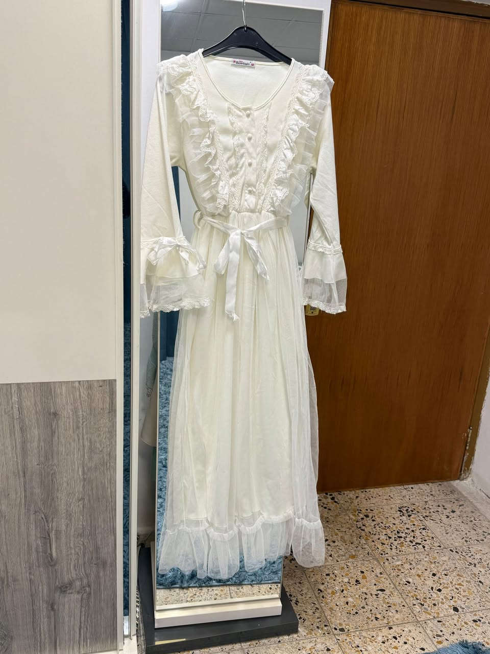 دشداشة نفاس مبطنه وبيها تول خامة كلش حلوة ومريحة جداً باللبس تفيد الحوامل واللي مقبلين على ولادة لاستقبال الطفل وحتى تنفع لجلسة تصوير قياسهن 38 ويلبسن لحد وزن 78 او اكثر بشويه سعر القطعة الوحدة ب20 ألف كلش جديدات وحده لونها اوف وايت والثاني وردي حتى من تلبسها الام تكدر ترضع الطفل بكل سهولة


**إذا كنت صاحب هذا الإعلان وتريد حذفه لأي سبب، رجاءا أرسل رسالة إلى الدعم الفني**