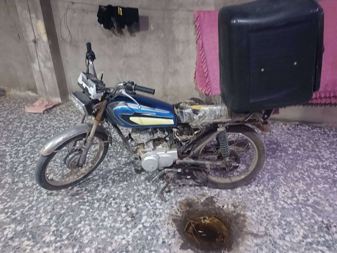 كواكم الله دراجه نامه ماعدا الصفاح مال المكينه بدلات مكينه نضيفه لا مجورده ولا تعبانه شغاله ونهضه ومعدل ومال شغلي الله شاهد بس محتاج واريد ابيعه كلك اكفلك سرقه وعشاير ضفيرته موجوده عينه والاشاير يردلهن  تبديل كلشي شغال والعلم كله طين حاليا يعني مابيه اي زنجاار حتى الوياله نضيفه كلش بيه مكاني بصره رقم تليفوني ***********
السعر 350 وبيه مجال
