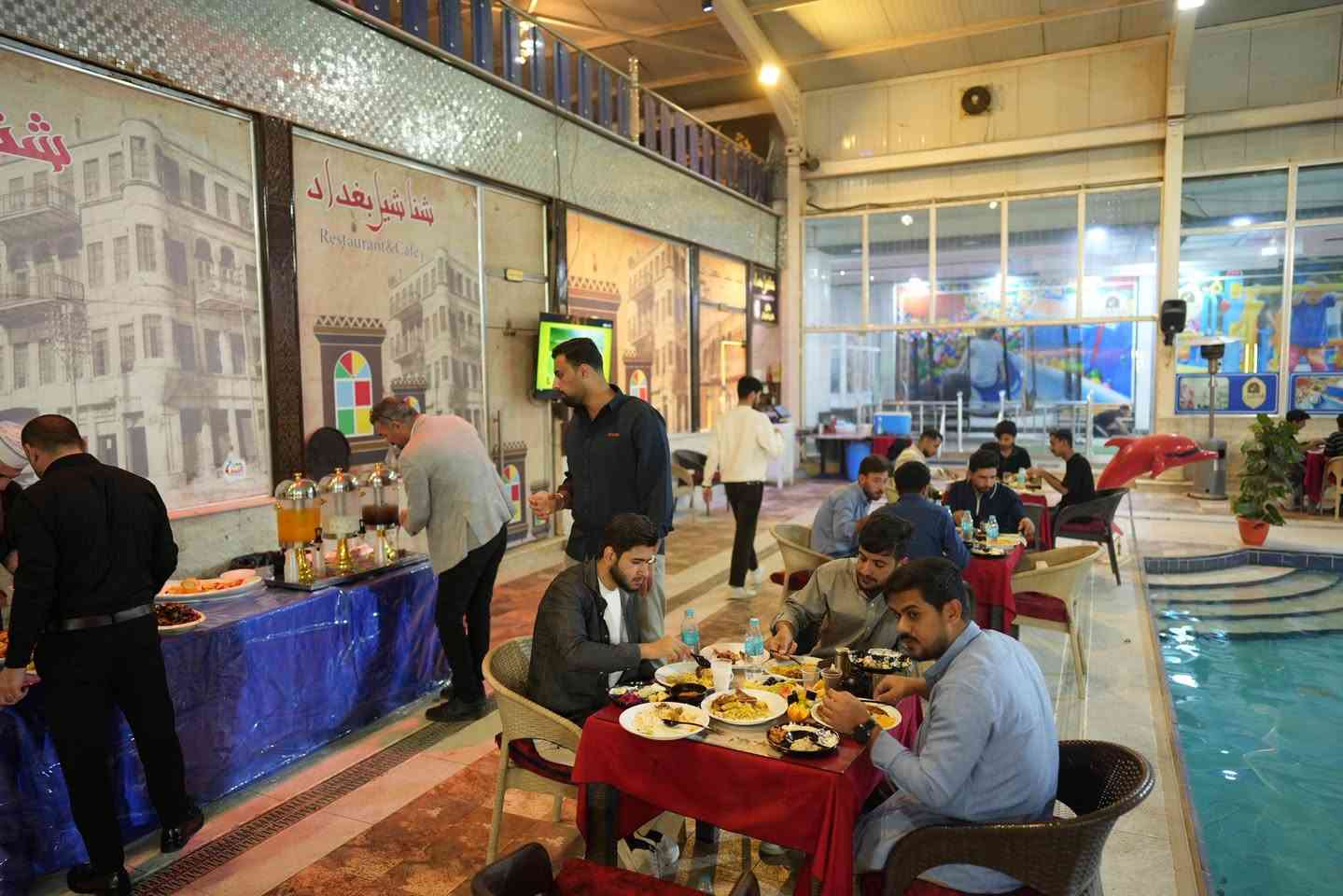 جانب من أجواء الأوبن بوفية لإفطار رمضان 🌙
في مطعم وكافية شناشيل بغداد

إقبال من زبائنّا الكرام على سفرة الإفطار ، وأجواء رمضانية مميزة تجمع الأهل والأحبة 🤍
أصناف متنوعة، تنظيم مرتب، وخدمة تليق بضيوفنا بكل حب.
مستعدون لستقبال جميع الوفود والمناسبات 

نورتونا وشرفتونا… ورمضانكم ويانا أحلى 🌙🍽️


**إذا كنت صاحب هذا الإعلان وتريد حذفه لأي سبب، رجاءا أرسل رسالة إلى الدعم الفني**