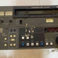Sony Betacam SP Videocassette Player – موديل PVW-2650P، وهو جهاز تشغيل...