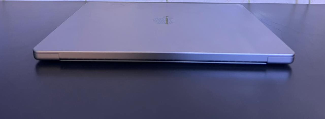 MacBook Pro M1 Max 16” 
Ram : 32 
SSD : 500 
Battery: 89 | Cycle 70
صحة البطارية تنزل حسب طريقة التعامل مع الماك
Price : 2.075.000
بيع فقط لا يوجد مراوس
***********
