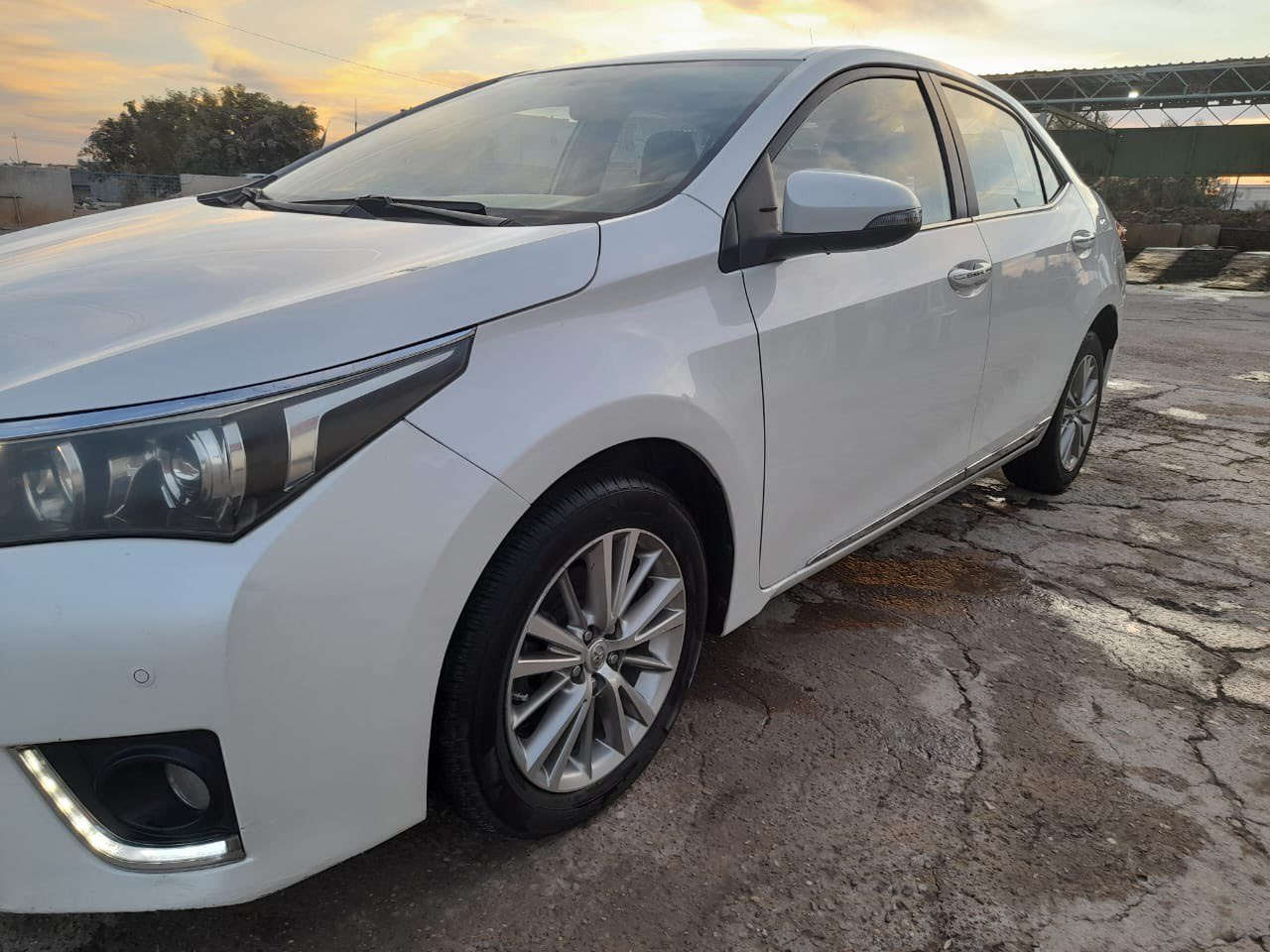 كورلاا خليجي موديل 2015
مكينه 2000
بصمه تشغيل
شاشه 
تشغيل عن بعد
مانع انزلاق
مثبت سرعه
مري شفط اشاره كهرباء
 فتحه قماره طكتين
حساس ،امامي ، خلفي
لايت زنون ، شمسي 
ايرباك سايق ودشبول
دخول بدون مفتاح
تبيه اصطدام امامي
تقرير الفحص مرفق مع المنشور
السعر : 165 
رقم  : ***********
