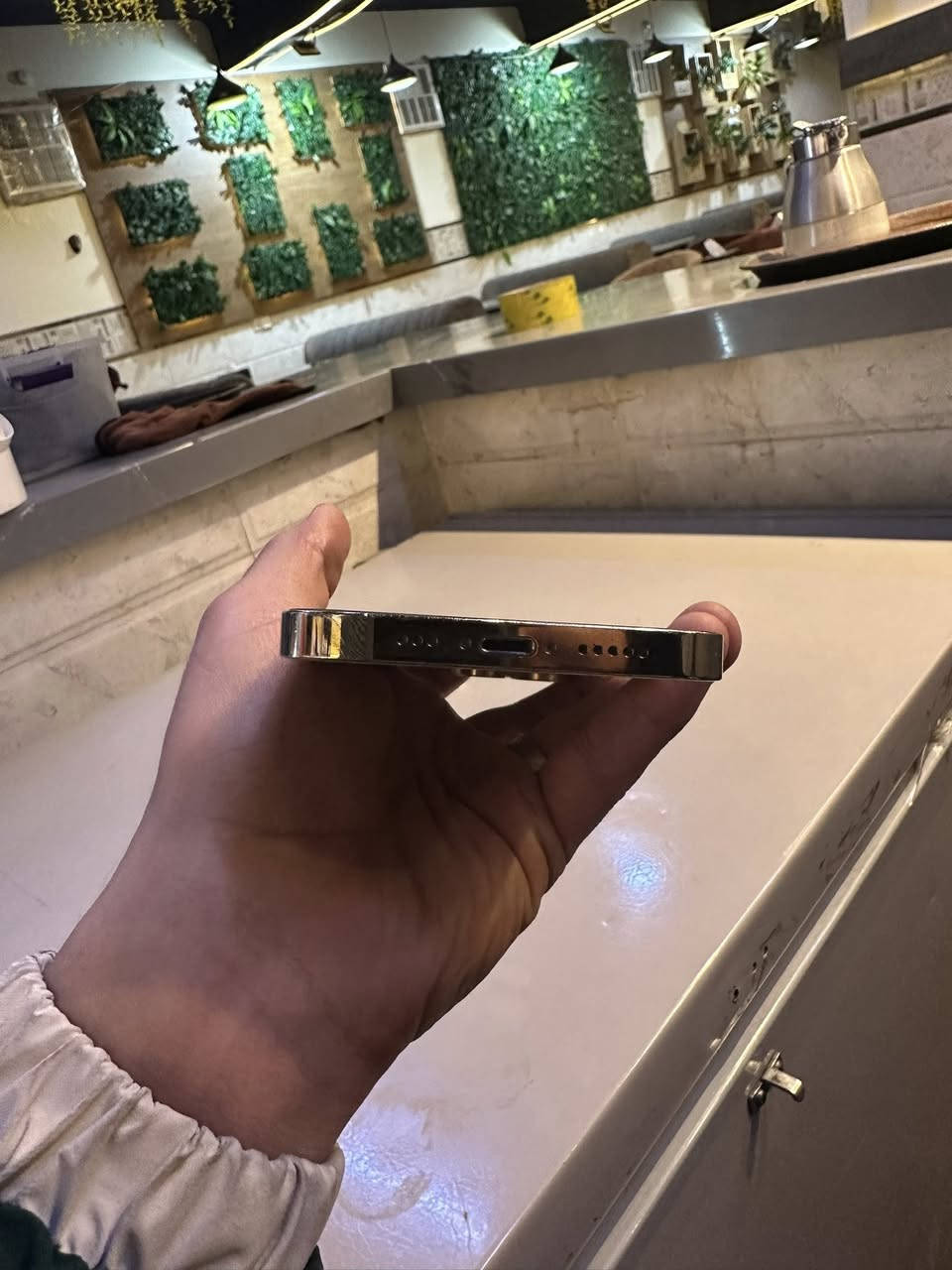 آيفون 13 برو
ذاكره 128 

بطاريه 74 اصلي قطاره بل شحن 

الجهاز يقرأ بل عدادات بطاريه خدمه وفيس ايدي 

وكامرات عدسه الواسعه الي 5  باقي كلشي ما بي جهاز شاصي نضيف السعر 375 وبي مجال التواصل ***********
