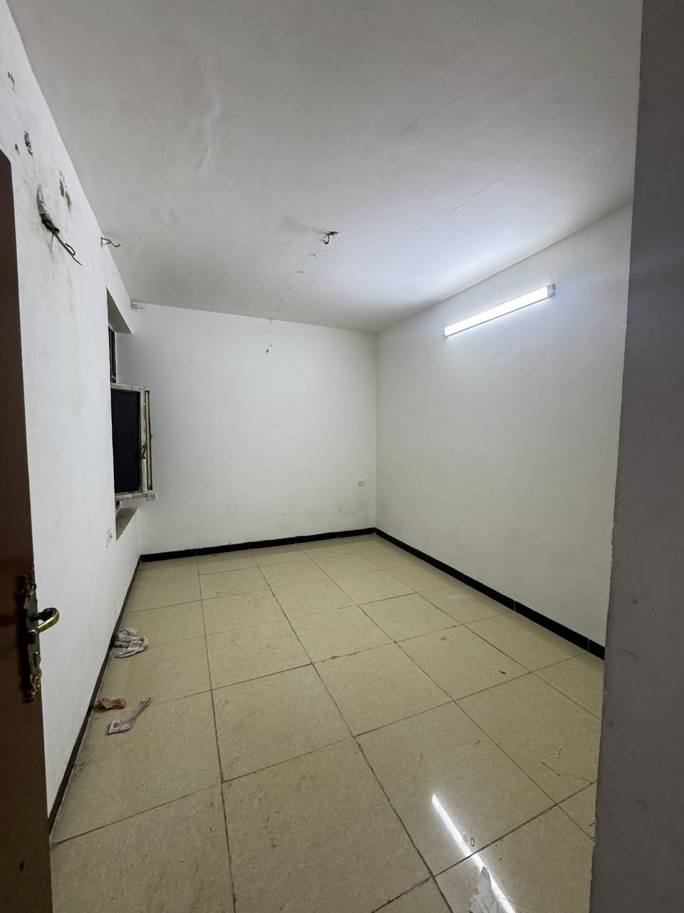 #للايجار______في_______السيديه
شقه طابق  2 مساحه 130 متر🔶

تحتوي على 2 نوم وصاله ومطبخ وخدمات 🔶

#الايجار 550

موقع السيديه شارع الخيزران 📍

للاستفسار الاتصال على الارقام التاليه
***********
