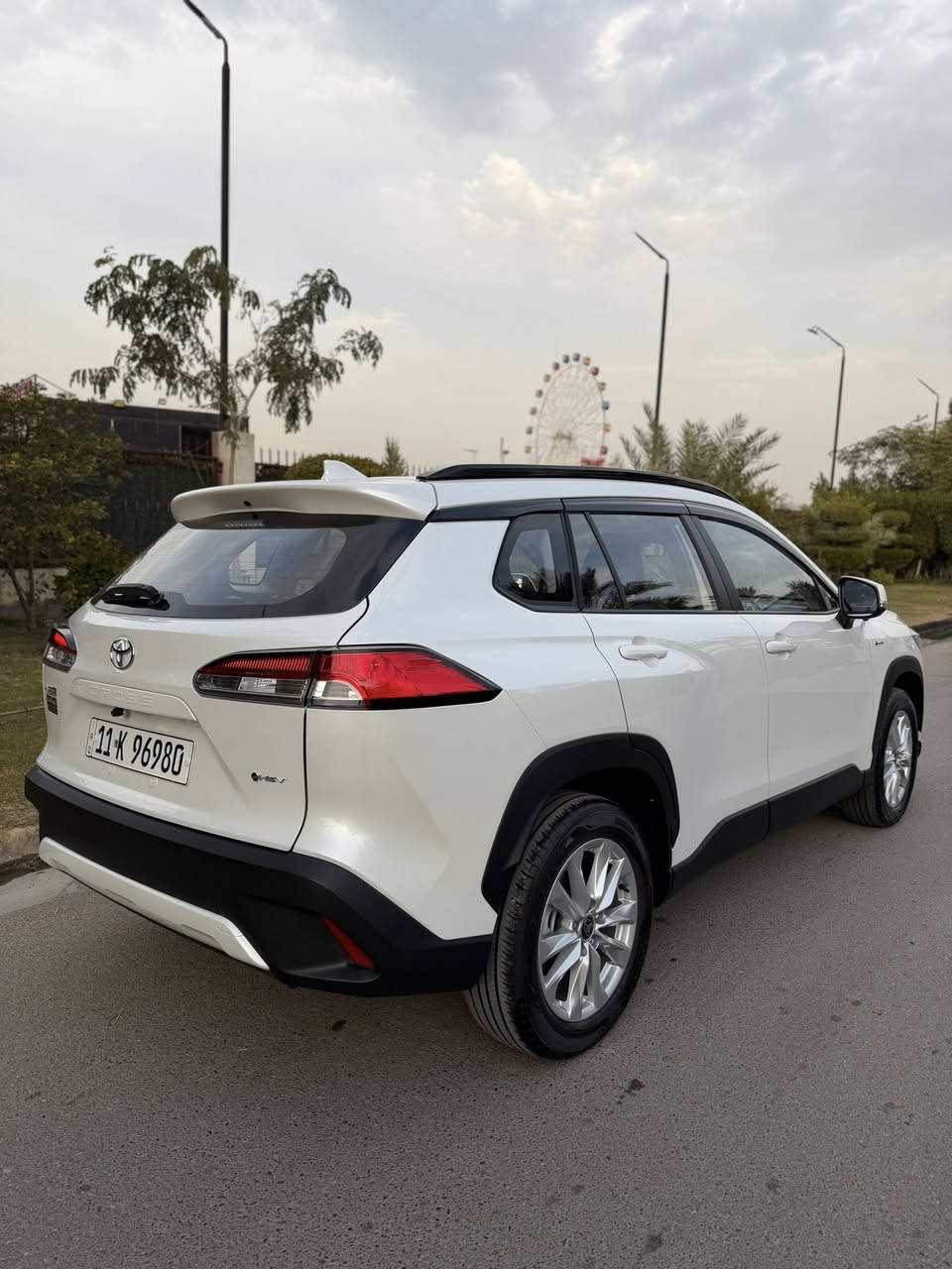 السلام عليكم 
كورلا كروز الفول مواصفات 
موديل 2025

ماشيه الفين فقط 

رقم بغداد باسمي هزه وسنويه وارقام كلها جدد 

(سويجات الشركه + الارضيات كلهن جدد وياها )

فول مواصفات 
جلد لونين 
كشن كهرباء 3 حركات
اربع كامرات 
بلوجكتر
اريل نفكيشن 
حمالات سقف
مطريات بلادي
سلايد 
بصمه 
تحديد مسار + رادار امامي 
اتو هولد + سايد بريك بصمه

كفالة عامة من كلشي

رايدها ب27 و300 وبيها مجال  
مكاني بغداد حي الجامعة وهذا رقمي ***********
*********** واتس اب
