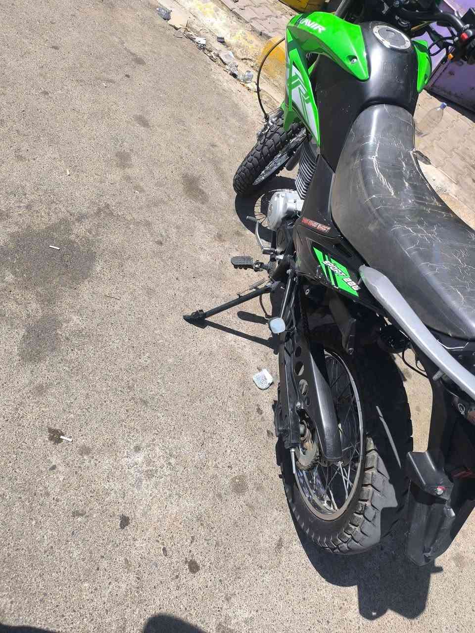مكلف بالنشر اتصل على الرقم ***********للبيع قفاز مثل ما موضح بالصورة نضيف كلش المحرك بلاد و اي نقص ما بي موديل 2023 حجم المحرك 200Cc والسعر 940 ألف و بي مجال شراي اتصل على الرقم ***********
