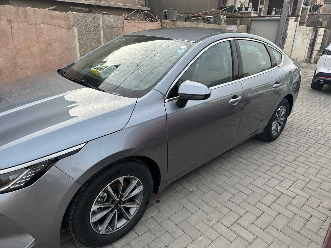 السلام عليكم بي وايدي دسترويل. موديل ٢٠٢٥ سيارة جديده مدوشمه الارضيه جلد بيه طعجه بصندوق موضحه بصوره خير من الله المكان حي القاهرة اي ستفسار عل صاحب رقم ‭٠٧٧١ ٧٢٤ ٢٩١١‬ مكلف بلنشر
