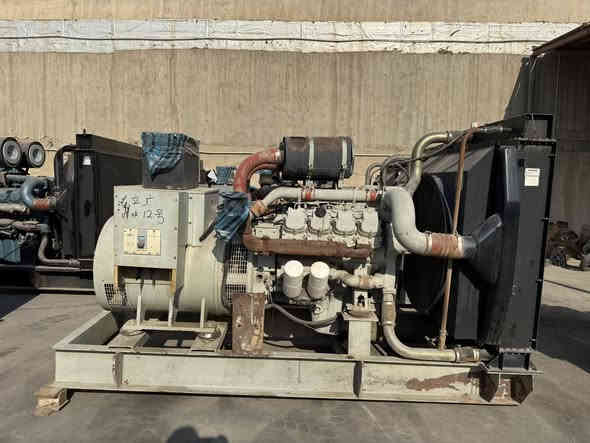 دایو 8سلندر کیفی 400 قلیل مشتغل ***********. ***********
