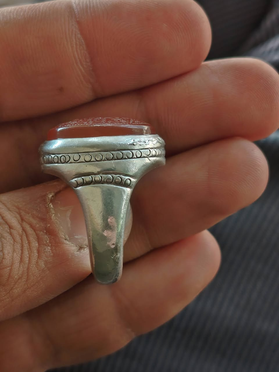 خاتم يماني صياغه البحرين
السعر ١٠٠ مع توصيل
قياس ٢٢
وزن ثقيل


**إذا كنت صاحب هذا الإعلان وتريد حذفه لأي سبب، رجاءا أرسل رسالة إلى الدعم الفني**