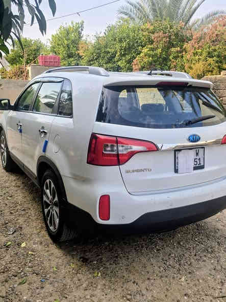 سورنتو 2015
محرك ٦ سلندر
فول ماعدا الفتحة
٧ راكب 
محرك وكير مكفل 
تخم تاير   
تبريد ٣ قطع  
رقم بغداد دولي 
كامرة خلفية
تحويل مباشر اي غرامات ما عليها 
التواصل ***********
