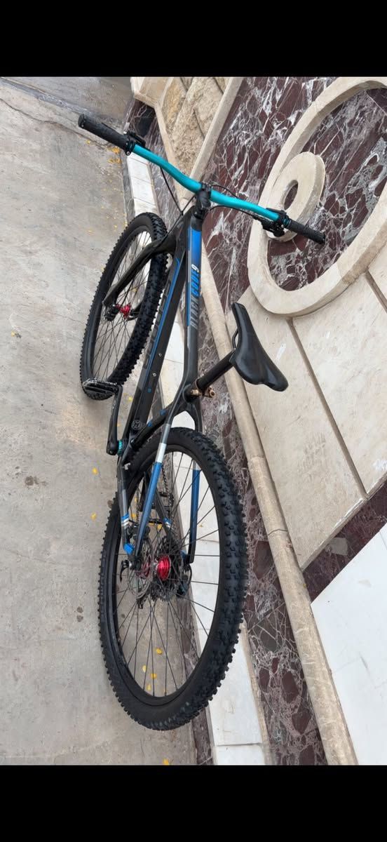 السلام عليكم
اليوم جايبيلكم شي قوي 
للبيع دراجه ماركه SEDONA🔥
معدن الدراجه بل كامل كاربون فايبر🔥
ورن الدراجه الكلي 10,5 كيلو 🔥
حجم الفريم M حجم التاير 29 🔥
سستم الدراجه بل كامل SRAM 🔥
براكيت 1x11 Speed 🔥
بطيخات طرب 6 بنط 🔥
بريكات دهن 🔥
تايرات ماركه SCHWALBE شوالبي 🔥
سرج ماركه X1 🔥

🔥🔴 الدراجه كامله مكمله ما بيها نقص ولا برغي🔥
معدن الدراجه كاربون فايبر اورجنال خالي من التصليح ولفطر شرط الضمان والفحص ✅🔥

 السعر 510 الف وبيها مجال شي بسيط 🔥

📍مكاني زيونه 710 
للتواصل *********** ☎️
