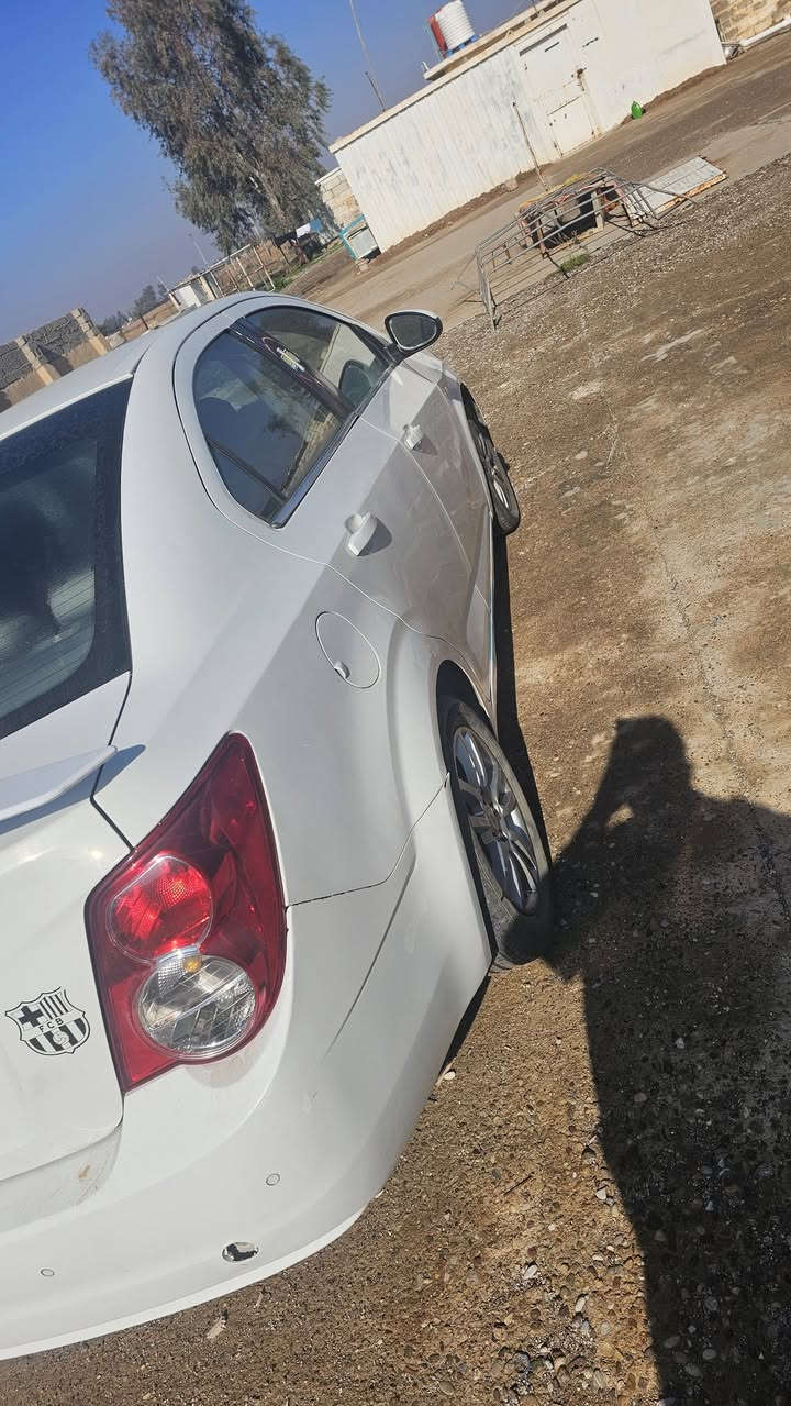 السلام عليكم
شوفر سونيك 2012 محرك 16 السيارة بحالة جيدة تخم تاير باتري ويل كب بلادي وبيها دفتر بانزين كركوك  السعر 55 وبيها مجال بسيط 
*********** اتصال
