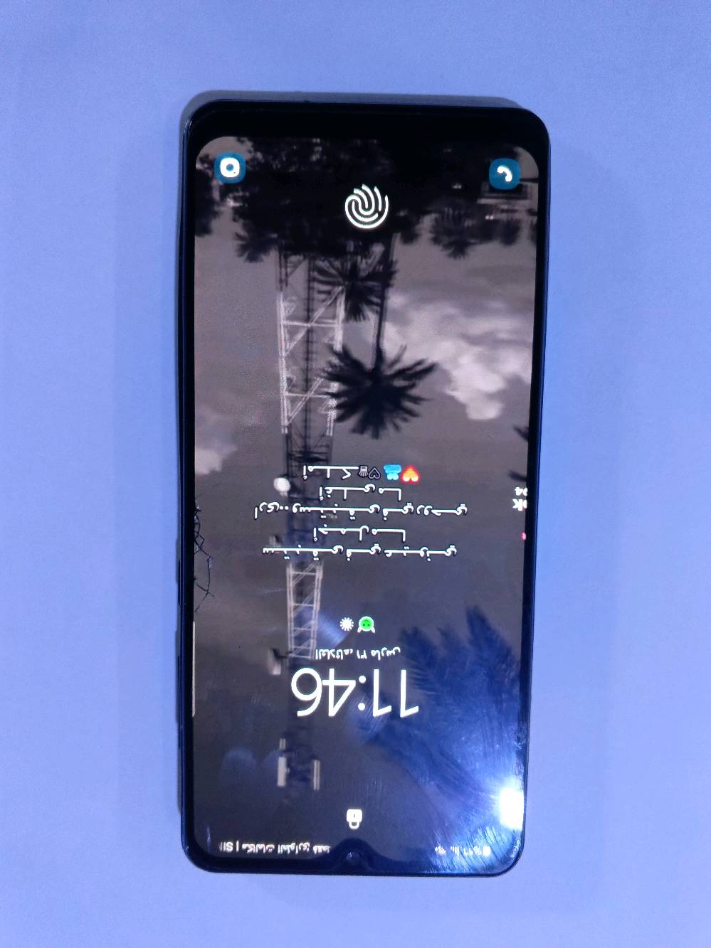 للبيع جهاز سامسونج جالاكسي. الجهاز بحالة جيدة وما زال يعمل بكفاءة. يتميز بشاشة واضحة وكاميرا خلفية رباعية لتصوير رائع. شكل الجهاز الخارجي جذاب مع تأثيرات لامعة تضيف لمسة جمالية.

