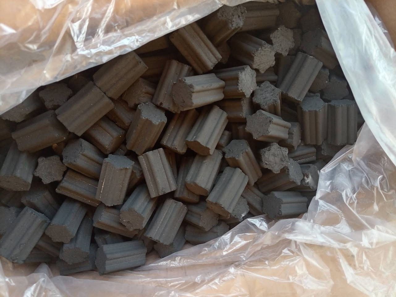 فحم كميه اقل الطن تقريبا ايراني درجه اولى جمله مكان بابل سعر الكارتون 25جمله****************
