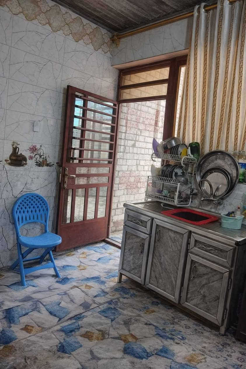 للبيع بيت 100م مربعه طابو زراعي سند 25  طابقين يحتوي على  اربع غرف واستقبال وحولي ومنور صحيات  2 داخلي وخارجي مطبخ  مع بيتونه ومخزن  الطابق الارضي سيراميك  العنوان الدوره ابو دشير   مستوصف الشهداء شارع اسواق السيد     سعر مناسب  السعر  80. قفل


**إذا كنت صاحب هذا الإعلان وتريد حذفه لأي سبب، رجاءا أرسل رسالة إلى الدعم الفني**