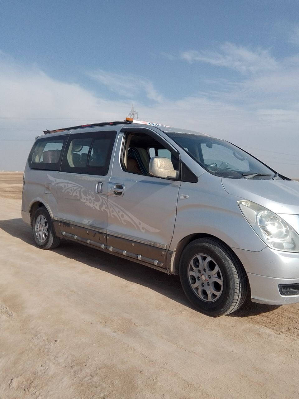 سلام عليكم ستاركس للبيع 2009 
مفتوح ومحور مسكر كير اوتماتيك 
سنويه  ال2029 سياره تحويل مباشر 
سياره باسمي مكفوله من العيب الشرعي 
السعر 130 وبيه مجال 
***********
