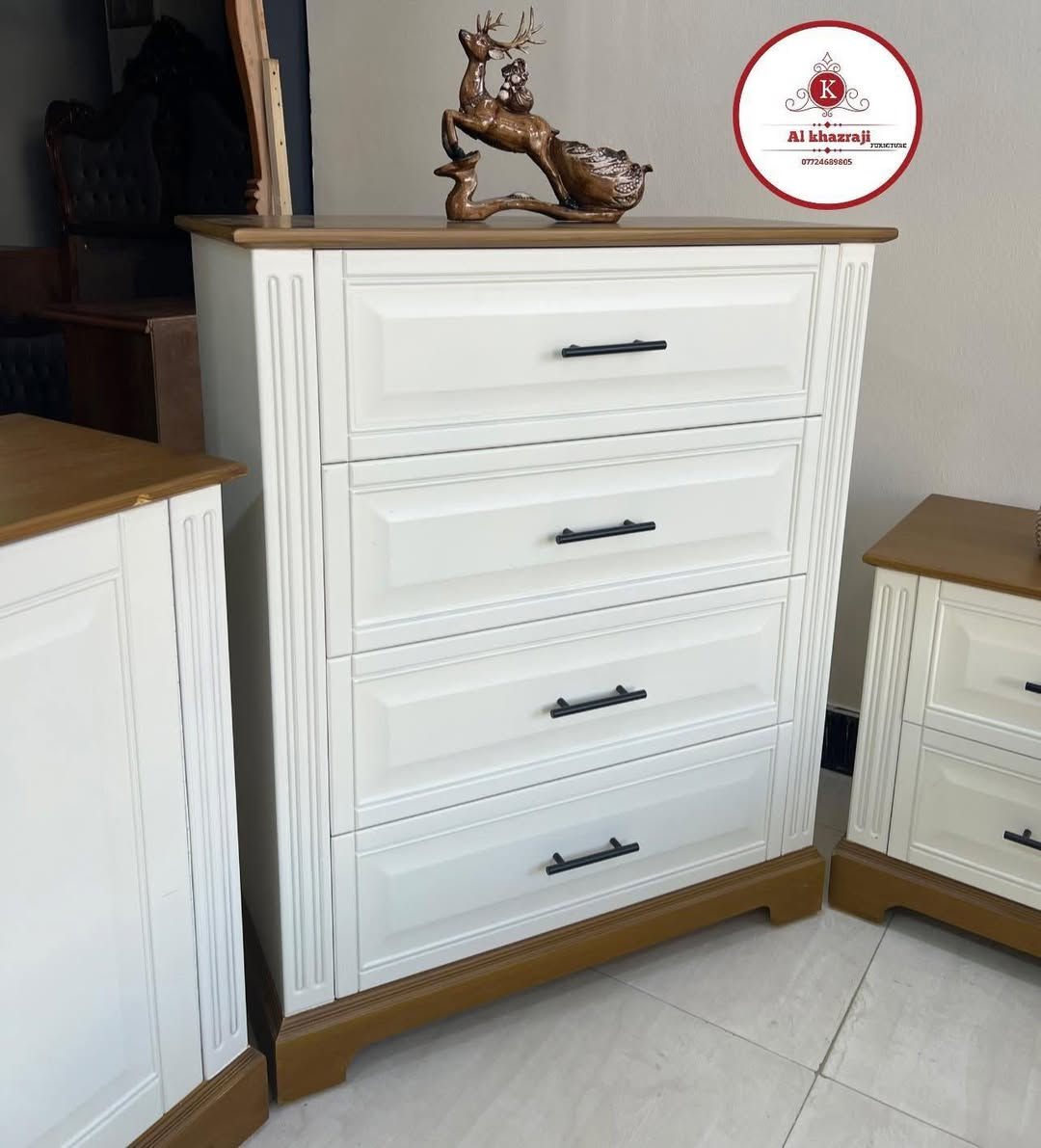 حين تجتمع الفخامة مع الإتقان… يولد موديل آشور.
تصميم راقٍ ونجارة عراقية أصيلة تضيف لمنزلكم لمسة ملكية لا تُنسى. 🤍

موديل اشور

نجارة عراقية 100% 🇮🇶
ضمن وجبة الدرجة الأولى

💰 السعر: 3,350,000 دينار

المواصفات:
• غرفة 6 أبواب طابقين مع ملحق داخلي
• الداخل صاج طبيعي سماكة 4 ملم
• واجهة الغرفة MDF سماكة 9 ملم
• جميع ملحقات الغرفة والكنتور واجهة 9 ملم MDF والداخل 4 ملم صاج طبيعي
• القاعدة بلوك صاج
• الظهر چرچوبة داخلية مع شد براغي لزيادة المتانة
• نرمادة شرطية
• مجرات سكك هيدروليك
• صبغ أوف وايت و صاج طافي
🎁 طابورية هدية

📏 قياسات الغرفة:
• الكنتور: طول 3.30 م – ارتفاع 2.60 م – عمق 60 سم
• الميز مع مراية: 1.60 م
• الجرباية: 3.00 م
• المنام: 1.70 × 2.00 م
• الزاوية: 1.15 م – عمق 60 سم – ارتفاع 2.60 م

🚚 الشد والتوصيل مجاني إلى جميع محافظات العراق

متوفر لدينا داخل صالة العرض تشكيلة واسعة من الموديلات 😊

📍 العنوان:
الحلة – منتصف شارع أبو القاسم
من جهة سوق الحلة الكبير
مجاور دكتور مكي الإبراهيمي طبيب الأسنان

📞 ***********
📞 ***********

#معرض_ومعمل_الخزرجي_للأثاث
