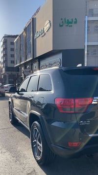 جيب خليجي شيروكي ٢٠١٣ لمتدد  بدون اي ضرر فول مفوله  بشرط محرك وكير   م...