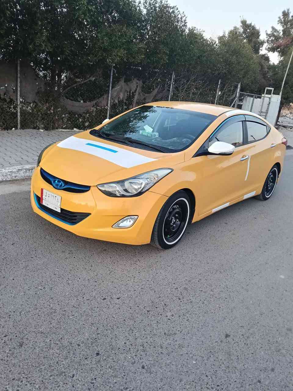 السلام عليكم النتره موديل 2012 خليجي  سياره بيها بارد بل باب الخلفي للسيارة رقم بغداد تحويل ثاني كير مكينه مكفولات وبلادي سياره تخم تاير جديد باتري جديد صدر امامي خلفي جديد منضومه تبريد كله جديده سياره شرط ألف متصرف عليه بوجهك للشغل مواصفات السيارة كشنات جلد دتفئه بل كشنات مريد شفط تحكم ستيرن حساسات خلفيه اشاير بل مري سياره احلى من الصور تجي وشوف بعينك السعر خاص وتدلل المكان بغداد حي القاهرة للاستفسار ***********
