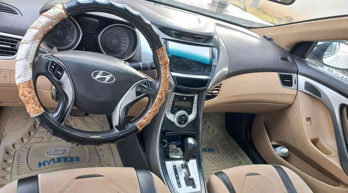 انترا 2013 مصبوغه عام
بيها كابون سعر 85 وبيها مجال***********
