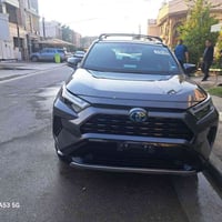 للبيع  rav4 se Hybrid 2024 ماشية ٣٣ الف ميل السعر ٢٢٥٠٠ وبيها مجال  ال...