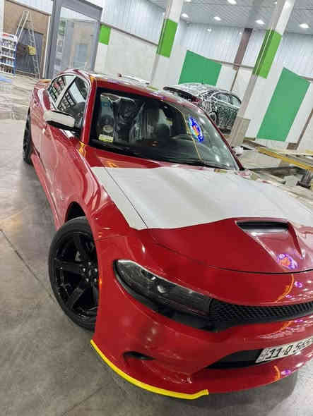 السلام عليكم///.          بيع او مراوس 
المميزة  لون طماطي .        2023
دوج جارجر       (جيتي )
ماشية.  39. شرط لفحص 

⚔️ السيارة باسمي تحويل ثاني يوم  هزة جديد ورقم دولي
 واني حاضر ⚔️

بعدهة بوضع لوكالة 
سيارة جديدة 

⭕️حادثة فقط  جاملغ وبنيد صطحي وصور موجودة

شواصي كفالة

المواصفات   
المكينة   3/600

2 ويل* 
عليها منضومة زنون 
* تشغيل عن بعد .  
نقاط عمياء
مري قلاب
كشنات كهرباء  
ستيرن تدفئة  وكهربائي

شاشة.  اوپشنات كاملة
سيتم صوت الباين
مري تعتيم
بيها منضومة زنون عدسات شرط نهار
بيها منضومة غاز جديدة

⭕️ السيارة الف دينار متصرف عليها كامله مكملة ومكفوله من كلشي

السعر 246$$
معجبك سعرهة علق بكلمة طيبة مثل وجهك لحلو❤️❤️
اليشوف السعر غالي  سوك كلشي بي سيارة مال جناي متفيد البياع شراي والله يرزق الجميع 
للاستفسار ***********
