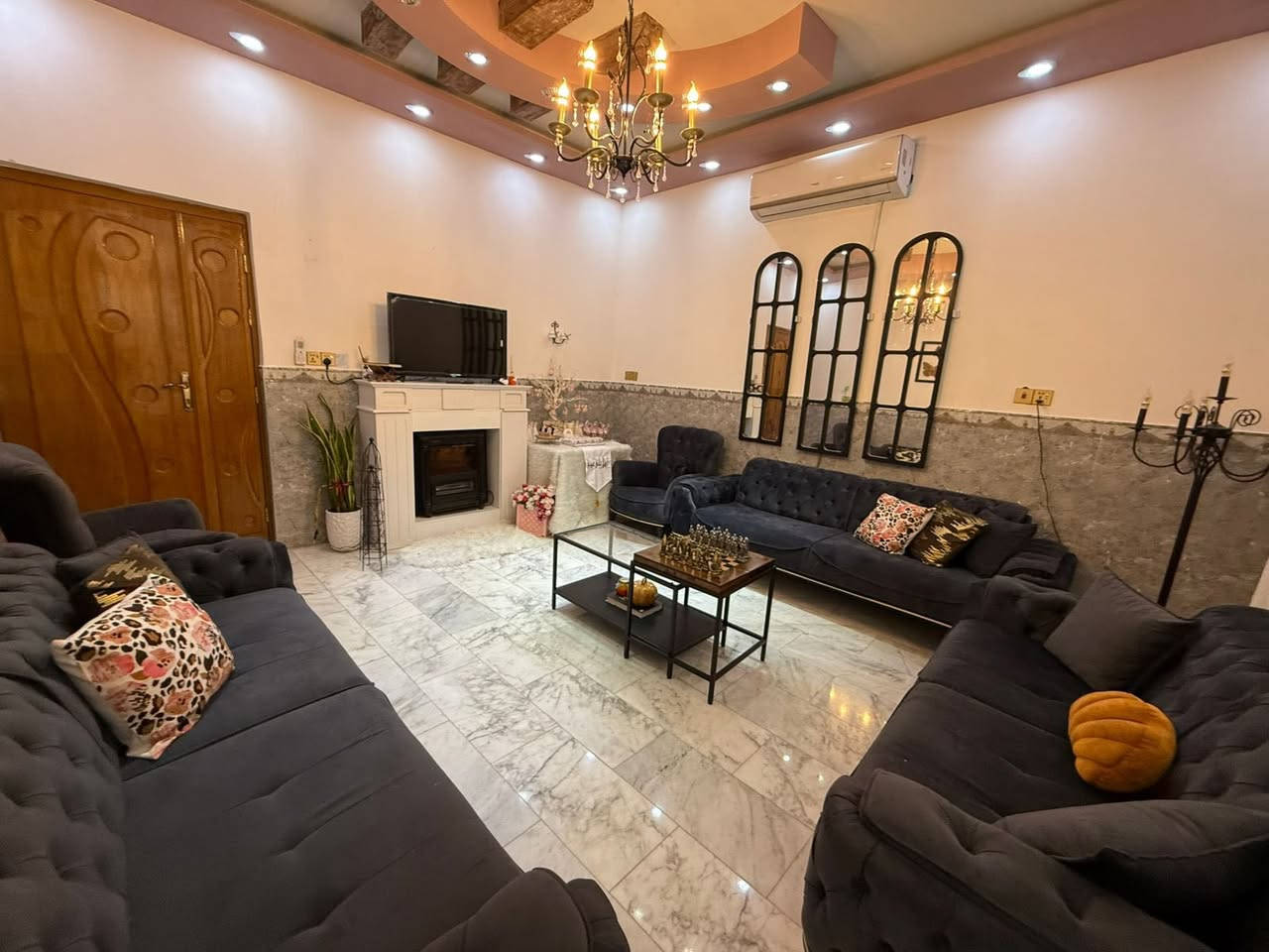 🏠دار 100 مترمميز 
 للبيع النجف حي الزهراء قريب ابو مخلص 
شارع 6 متر بناء سنة22 
الدار  طابقين 
الطابق الاول استقبال صالة مطبخ حمام 
الطابق الثاني غرفتين صاله حمام 
نستقبل جميع العروض للاستفسار 
*********** مسلم الحجيمي 
*********** علاء الشريفي 
📍او زيارة مكتبنا مكتب ابو صلاح للعقار النجف حي الزهراء بداية شارع الكيات🚍
🏤المكتب الاول ساحة محمد دايخ 
🏤المكتب الثاني مقابيل القنصلية التركية
