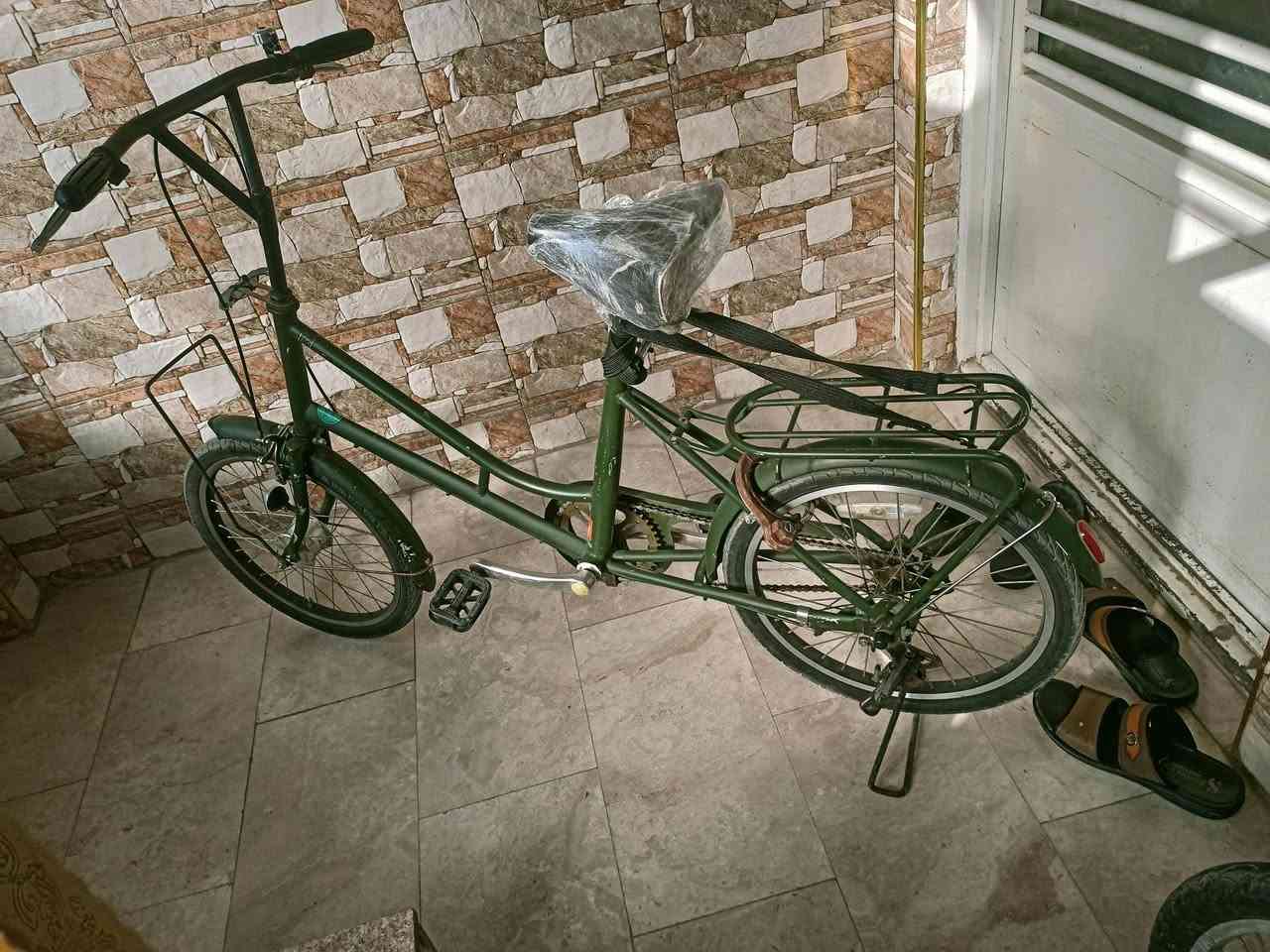 السلام عليكم بايسكل للبيع حجم 20 بايسكل نظافته 75 نازل من الحاويه  ما ابي اي شيء نقص كامل بايسكل الاوربي مستعمل نظيف  السعر 85 بي مجال المنطقه كاظميه دولعي استفسار *********** بي واتساب
