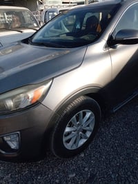 سورنتو2016رقم بغداد بسمي تحويل ثاني يوم السياره مابيها ضربه بس صبغ اقل...