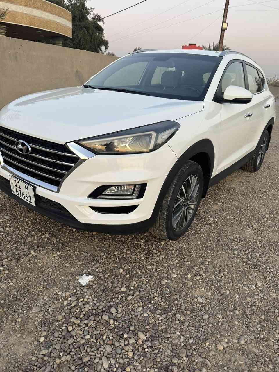 السلام عليكم
توكسان 19 خليجي
مكفوله عام
بصمه كرسي كهرباء 
أنظمة قياده
حساس امامي خلفي
وبعد بيها مواصفات 
ماشيه 88
رقم بغداد بسمي 
مكاني بغداد قرب مجمع بسمايه 
سعر 198
***********
