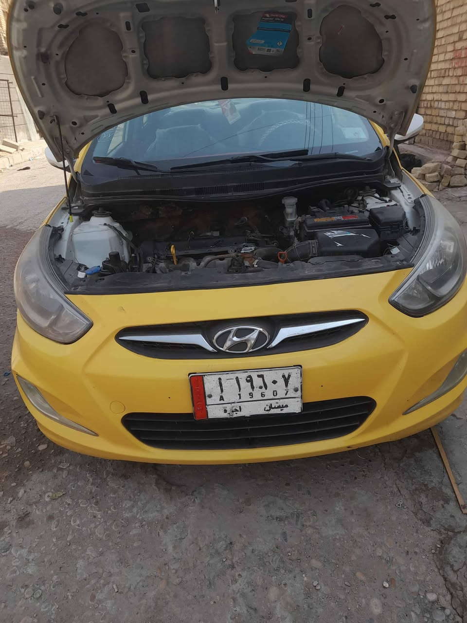 السلام عليكم سياره للبيع اكسنت صفره. موديل 14 سعر 85 رقم المبايل ***********
