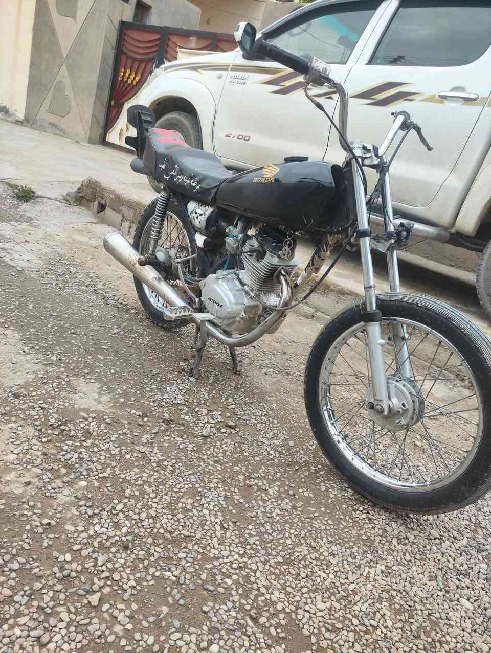 انتنس 24 دراجه فول شلعه ومعدل مال امزامط تايرات جدد مكان شهربان سعر 375 وبيها مجال بسيط ***********
