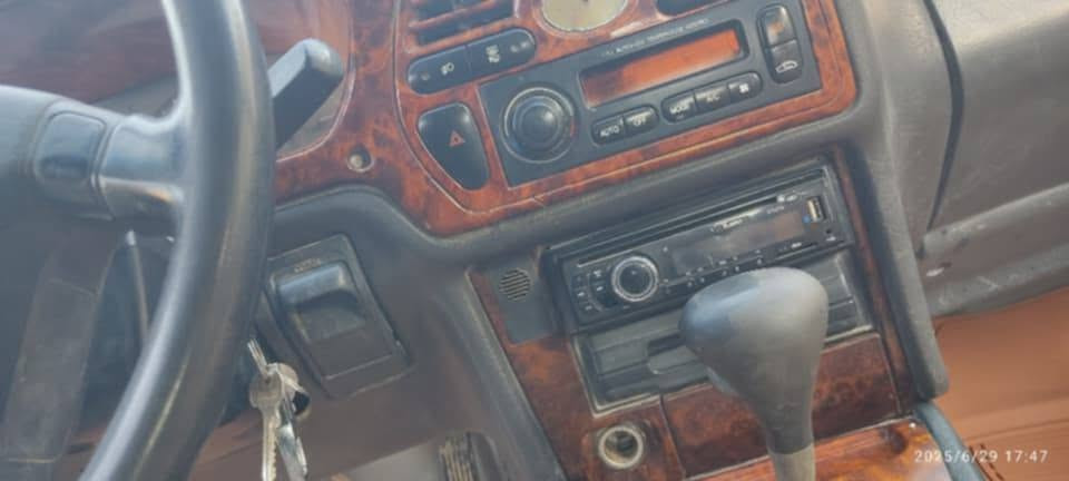 السلام عليكم 
برنس للبيع  موديل 96مكينه مسكر سياره اسمي تحويل ثاني يوم جاهزه من كلشي  ما متعوبه مال بيت احلى من صوره سعر 28  المكان ديوانيه السنيه  استفسار ***********
