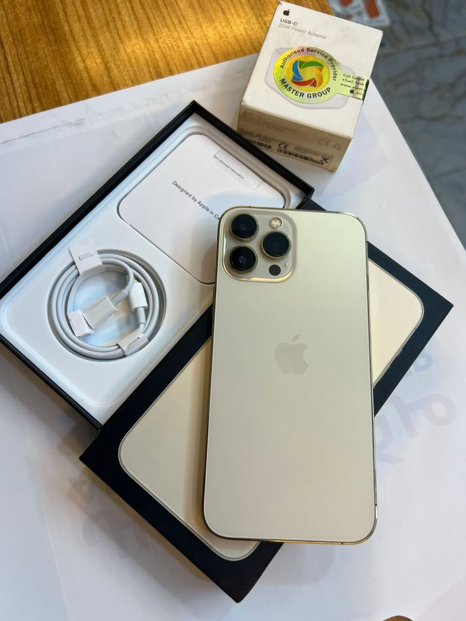 ايفون 13 برو ماكس 256 ذاكرة 
بطارية 95‎%‎
نضافة 100‎%‎
كامل ملحقات الاصلية شركة ماستر 
اصلي وبيه ضمان لوكالة 
استخدام قليل
السعر مناسب
***********
العنوان القطاع شارع السوك مجاور عوينات الكرار 
مركز الشمس
