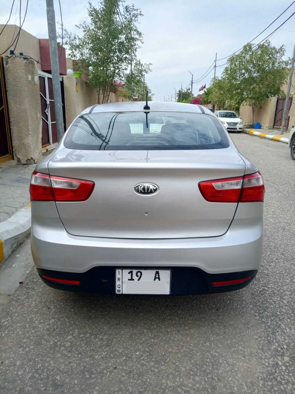 السلام عليكم
للبيع كيا ريو وارد امريكي موديل 2013 رقم كربلاء الدولي
 مشروع وطني مواصفات السيارة محرك 1600   GDi ويل كروم جام كهربائي مري كهربائي تحكم ستيرن جهتين مانع أنزلاق نظام أيكو تقليل صرف الوقود كامرة خلفيه شاشة كبيرة كير محرك حدادية كهربائيات تبريد ثلج تدفئة تخم تاير جديد بطارية جديدة سيارة جاهزة أي نقص مابيه حادث السيارة قطعتين صبغ چاملغ الخلفي جهة السائق والجنطة كما موضح بالسونار المرفق بالمنشور 
السعر / 90 $ بيه مجال 
للأستفسار الأتصال على الأرقام / ***********
***********
العنوان / كربلاء المقدسة 
غير متواجد على الفيس
