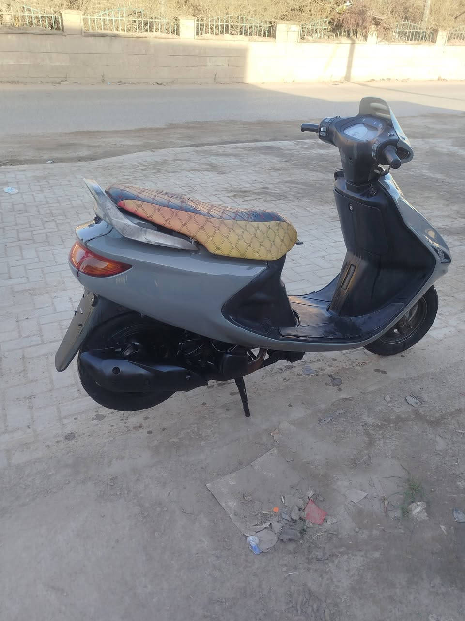 السلام عليكم دراجه فراشه للبيع الدراجه نظيفه نقرا سلف كهرباءاته كلها شغاله دراجه ما تحط عليها برغي مكينه ناعمه كلش السعر ب 400 وبيها مجال مكان الديوانيه قضاء الشاميه ***********
